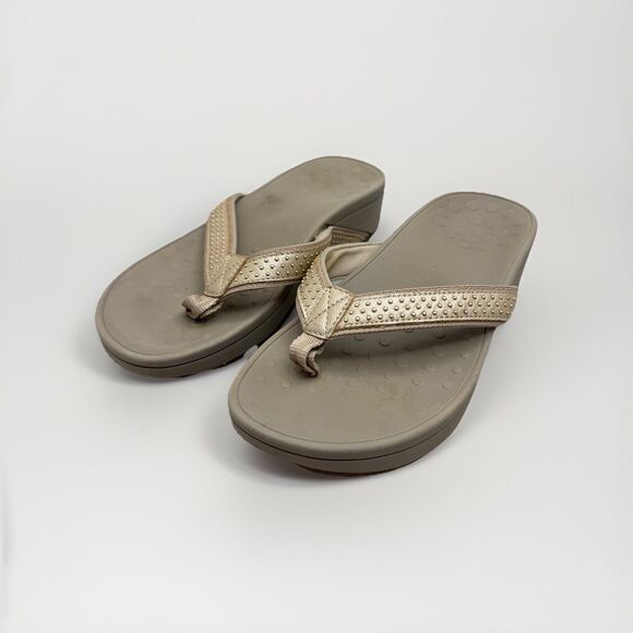 Vionic Pacific Kehoe Leather Sandals Gold Stud Thong Wedge Flip Flops Size 8 - Picture 1 of 5